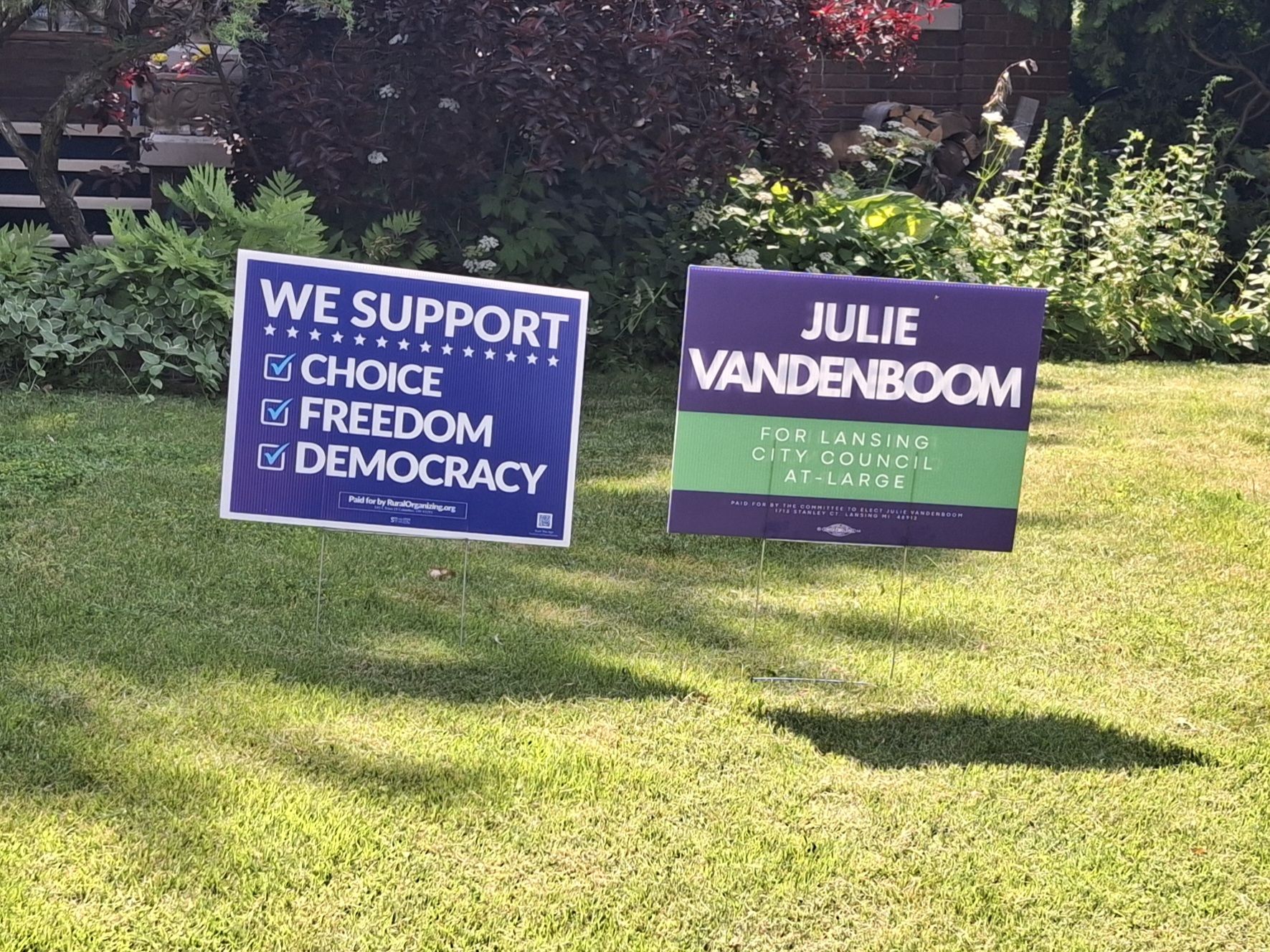 Campaign signs ready to go!